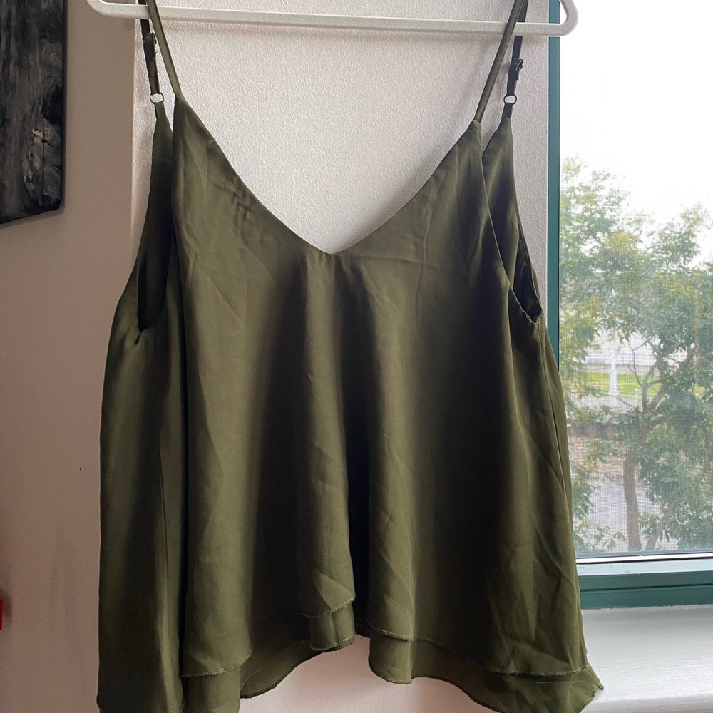 Green Tobi flowy tank top | Size L